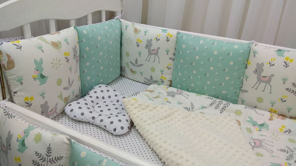 Спальний комплект в ліжечко для новонародженого Оленя сатин м'ята + крем, З пледом