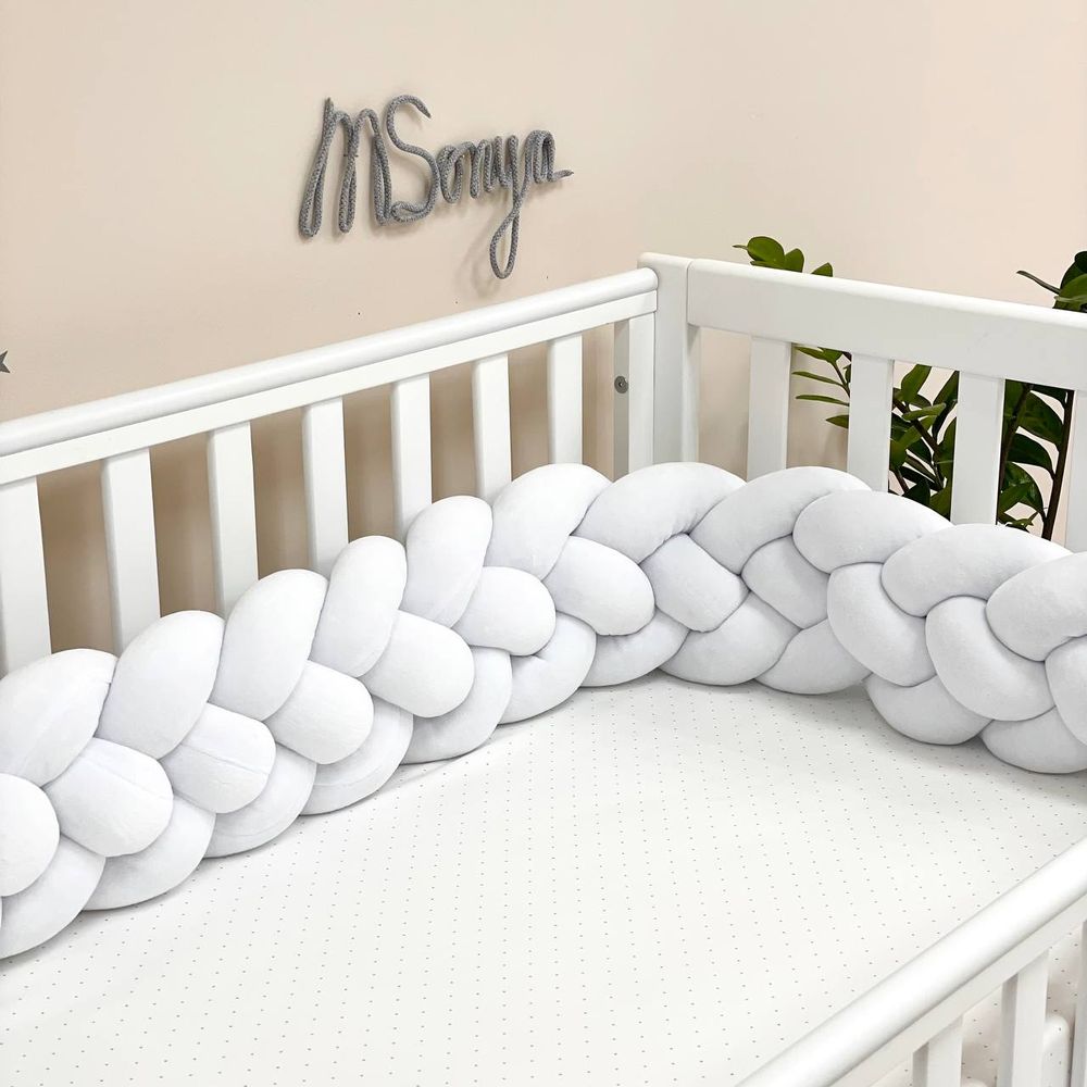 Бортики захист у ліжечко для малюків коса біла 4 плетіння 220 см