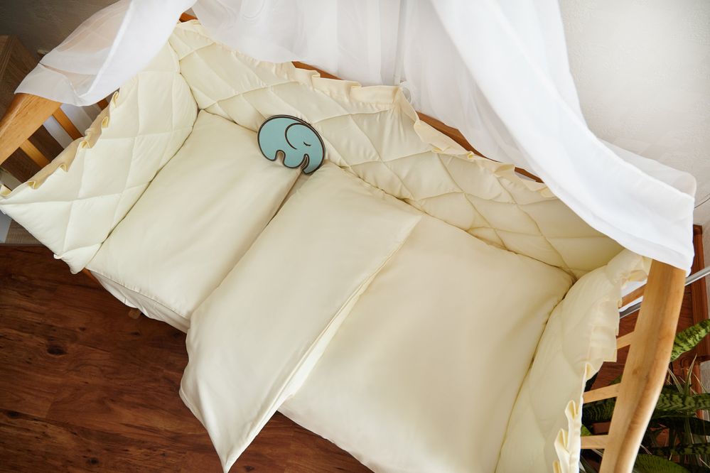 Сатиновый комплект в кроватку для новорожденного Золотце молочный