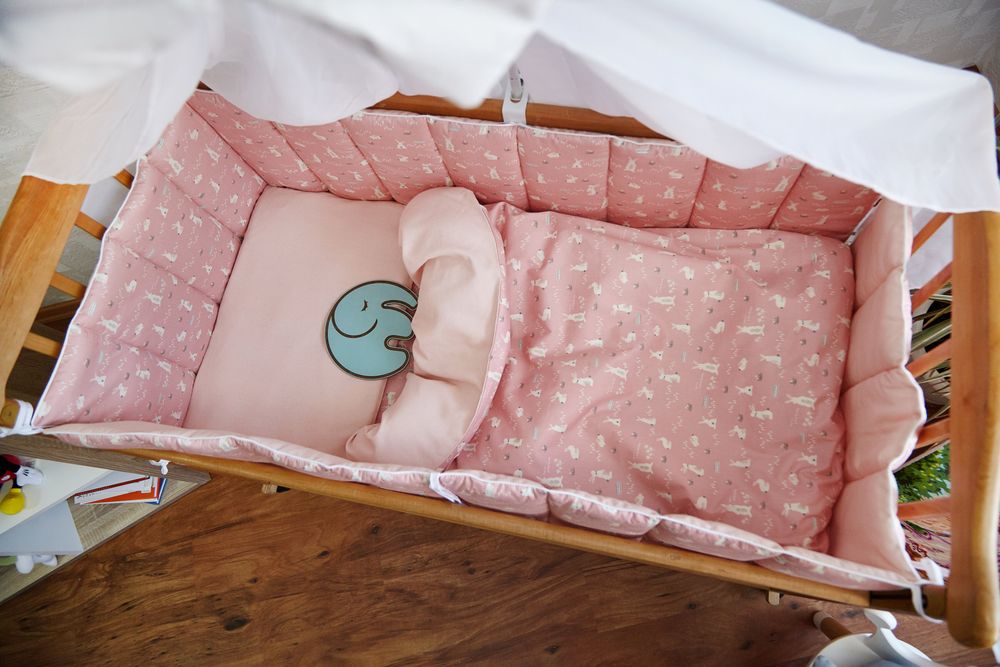 Сатин + Льон дитячий постільний комплект в ліжечко Кролики пудра