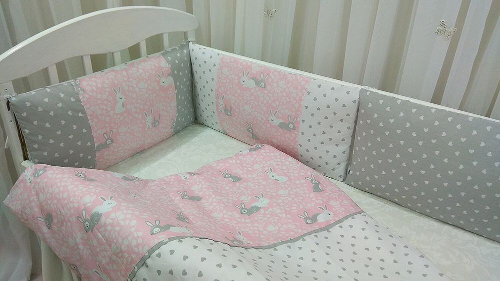 Комплект в ліжечко КРОЛИКИ рожевий з бортиками, без балдахіна