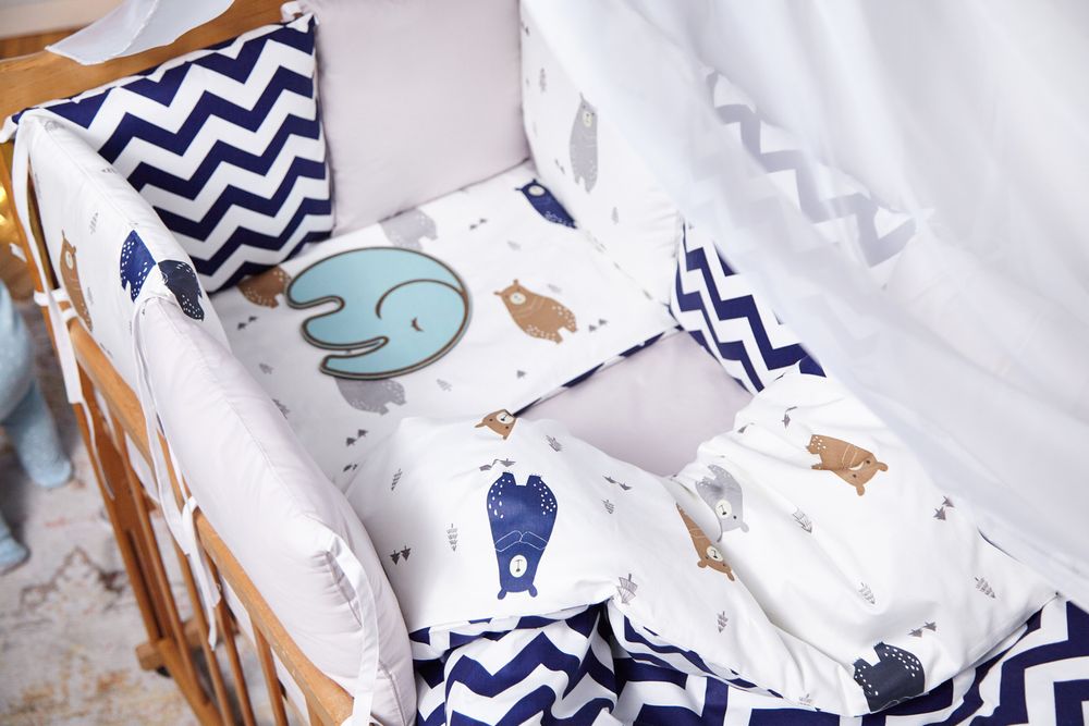 Сатиновый спальный набор в кроватку для новорожденного Мишки зигзаг, без балдахина