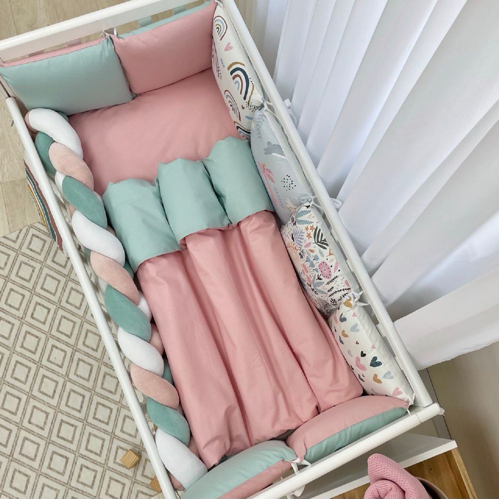 Постільна білизна в ліжечко для новонароджених з бортиками подушечками та косою на всі боки Rainbow Hares