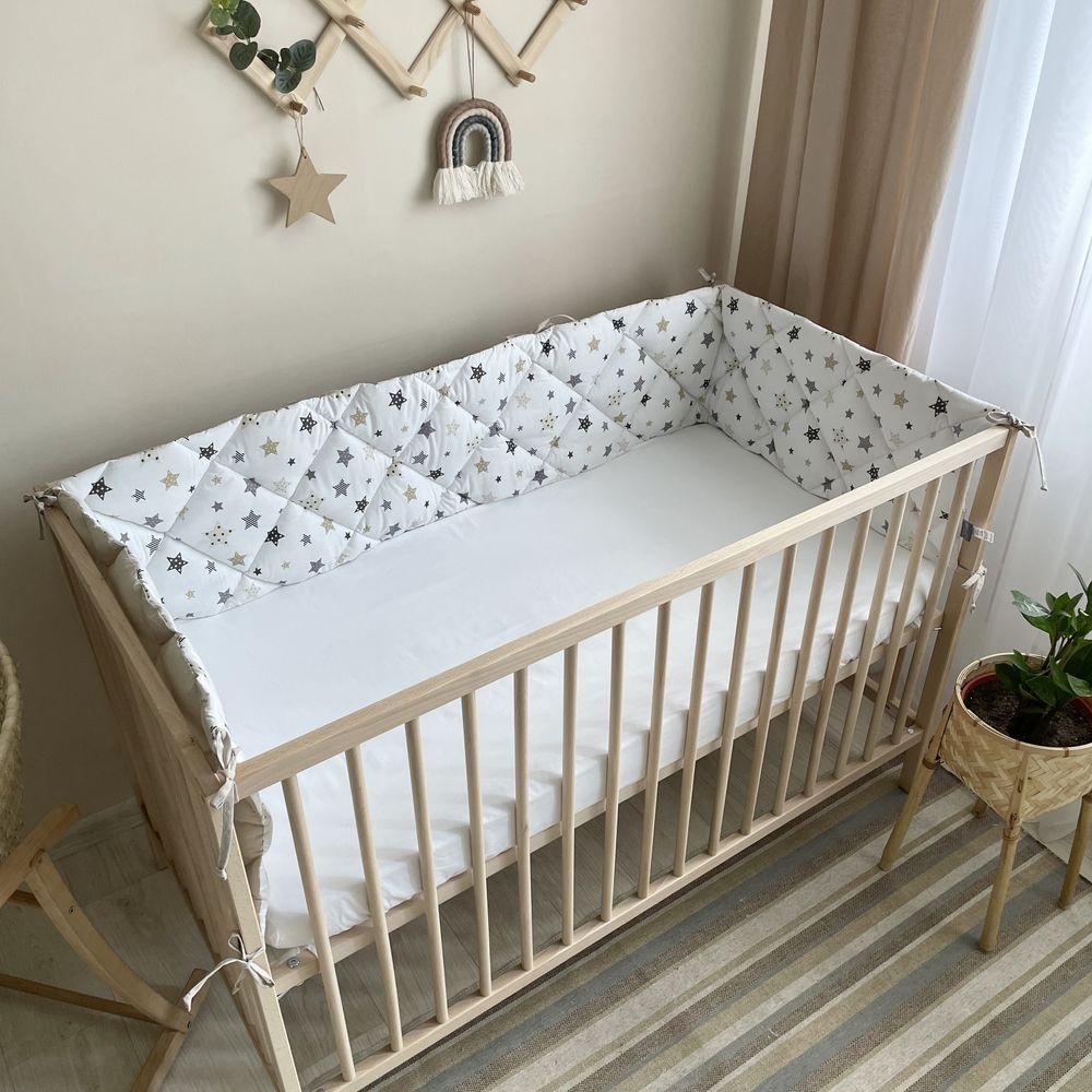 Стеганая защита в кроватку для новорожденных бежевый звезды, бортики без постели