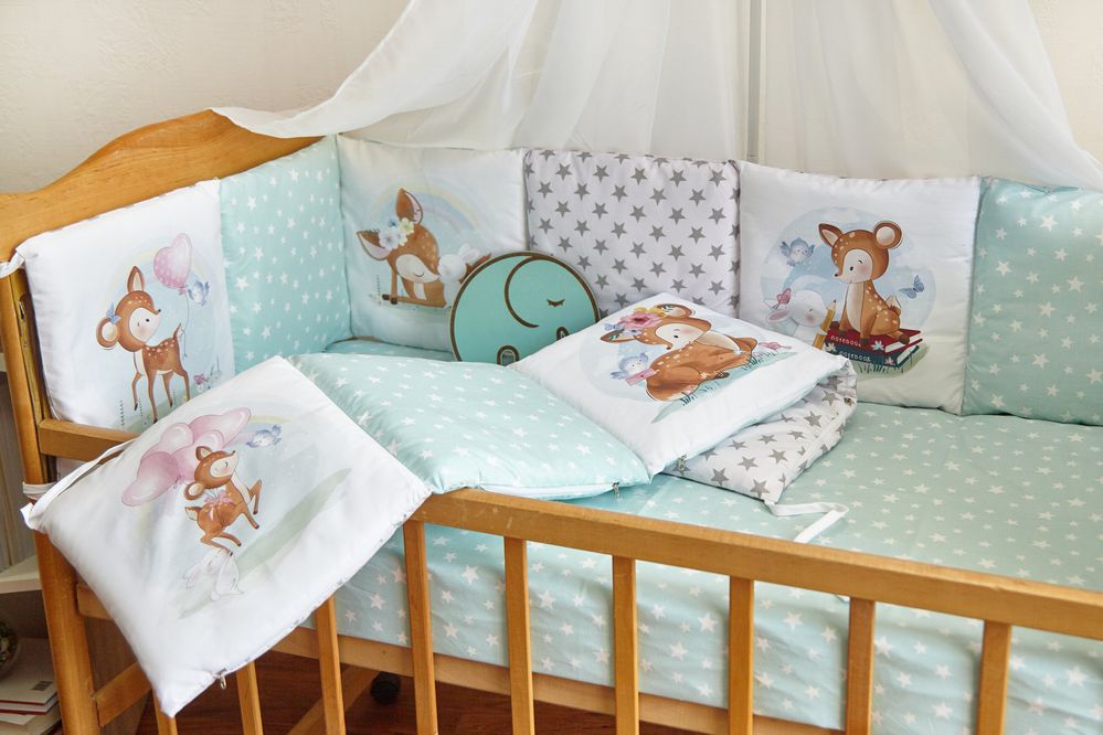 Защита в кроватку Олененок мята для новорожденного, бортики без постели
