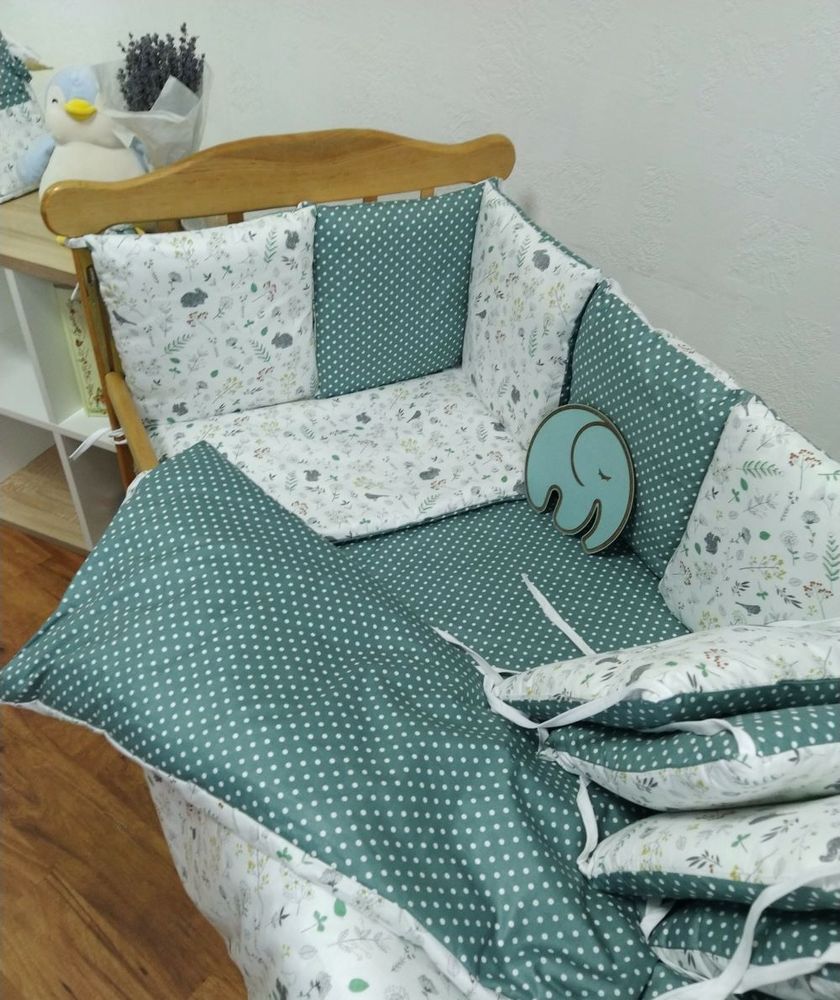 Сатиновий спальний набір в ліжечко для новонародженого Весела галявина, без балдахіна