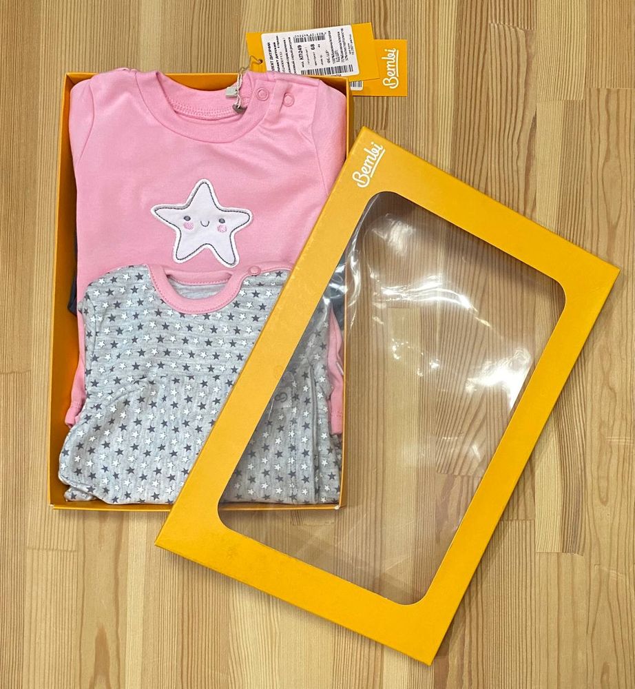 Купити комплект одягу для новонародженої дівчинки рожевий в коробці
