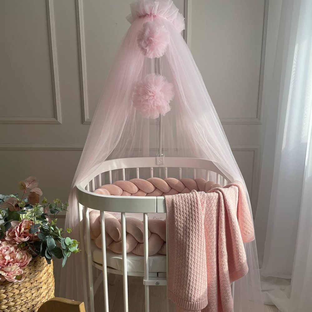 Балдахін у ліжечко новонародженим світло-рожевий з помпонами, Сіточка