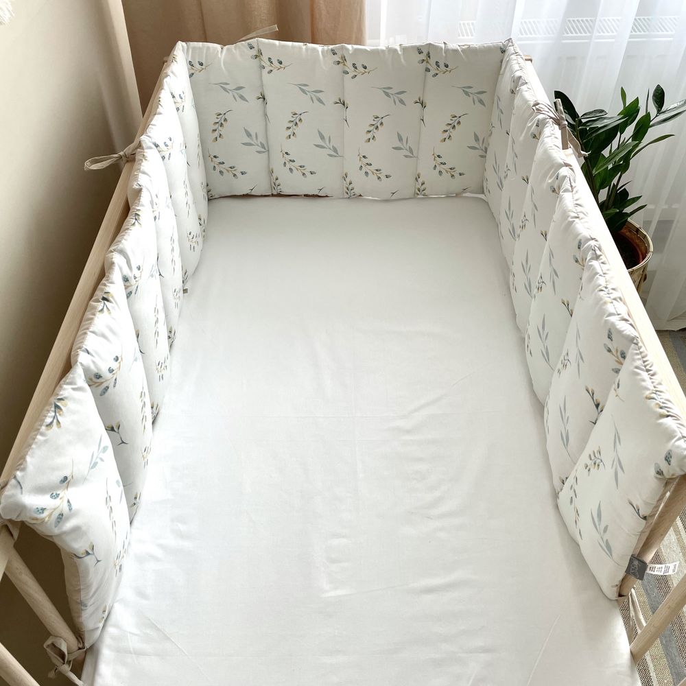 Цільний захист у ліжечко для новонароджених м'ятний, бортики без постілі