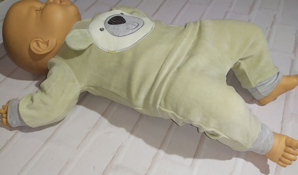 Велюровый костюмчик для малышей Мишутка джемпер + штанишки